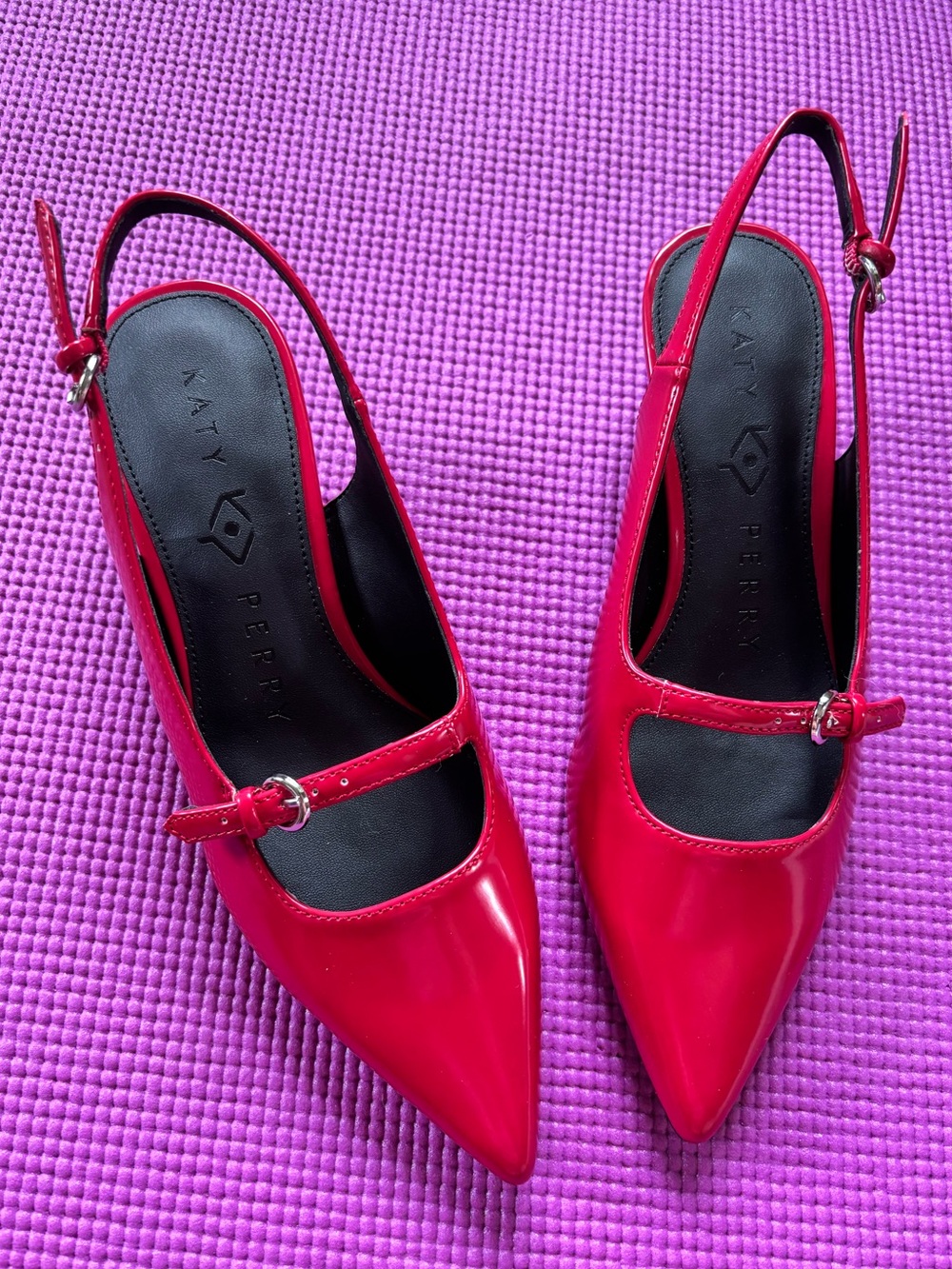 Katy Perry |  Red Pointed Slingback Kitten Heels ♥️